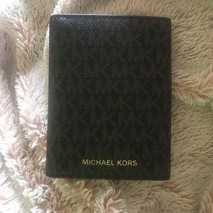 Michael Kors Passport wallet